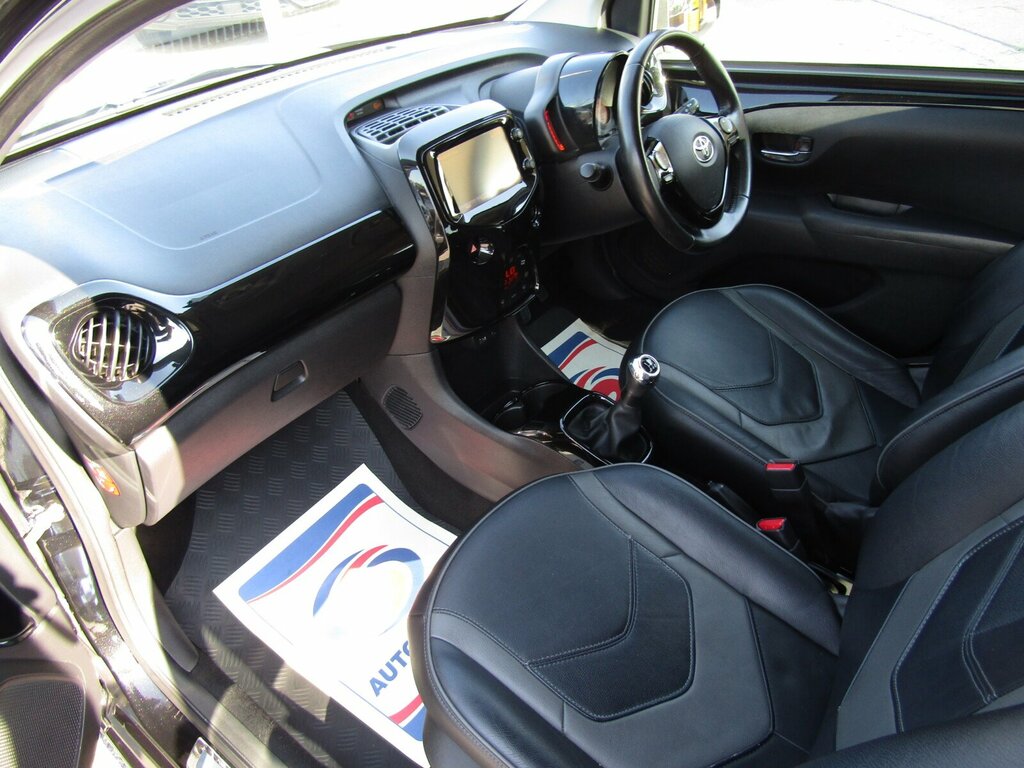 Toyota Aygo 1.0 Vvt-i X-press Euro 6 White #25