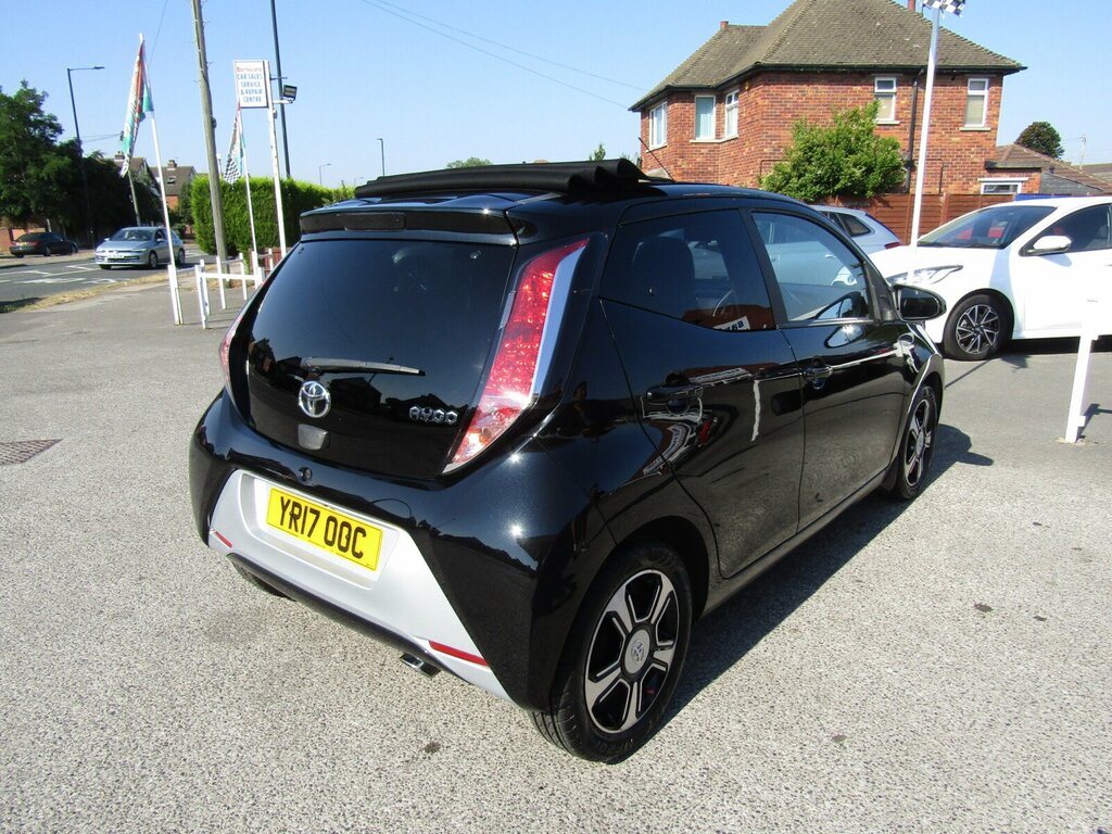 Toyota Aygo 1.0 Vvt-i X-clusiv3 Hatchback Black #6