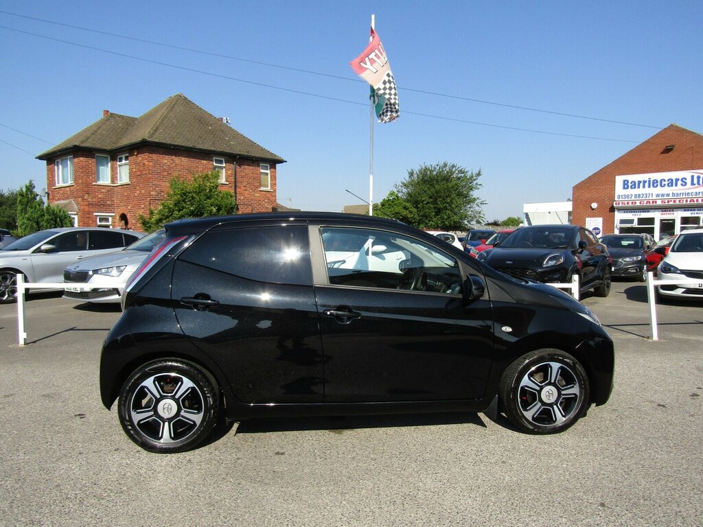 Toyota Aygo 1.0 Vvt-i X-clusiv3 Hatchback Black #5