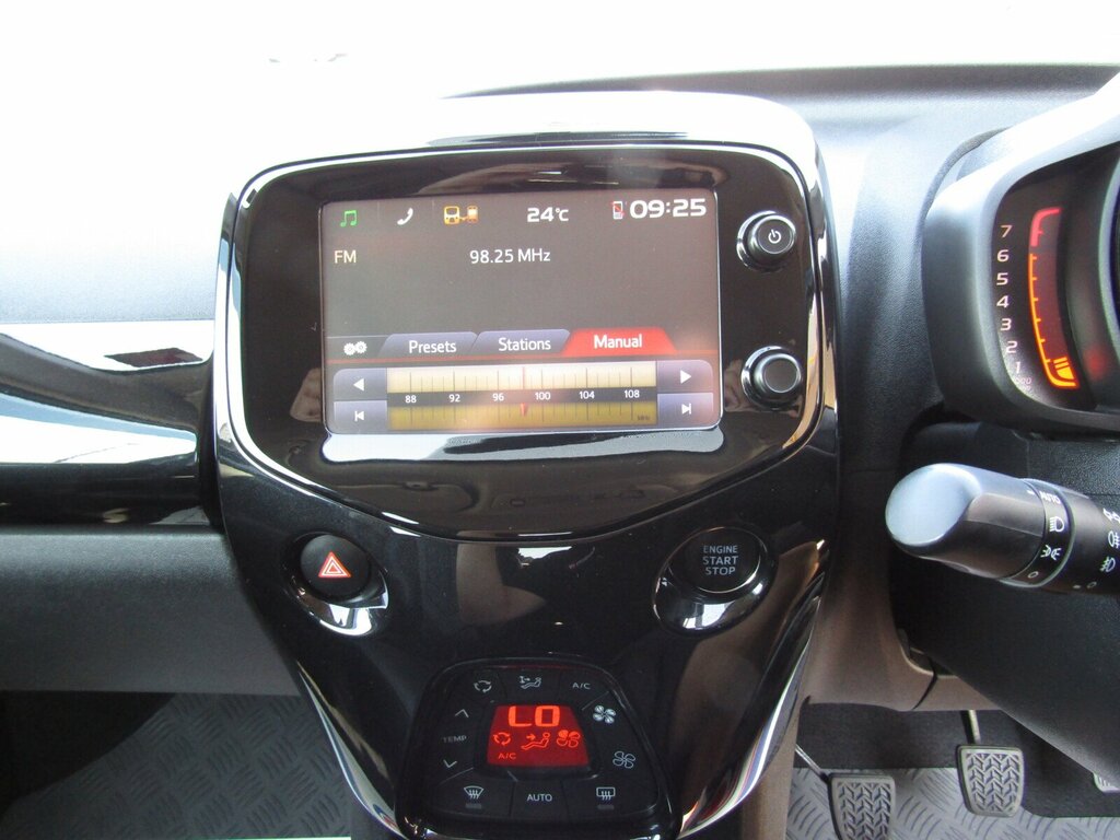 Toyota Aygo 1.0 Vvt-i X-press Euro 6 White #18