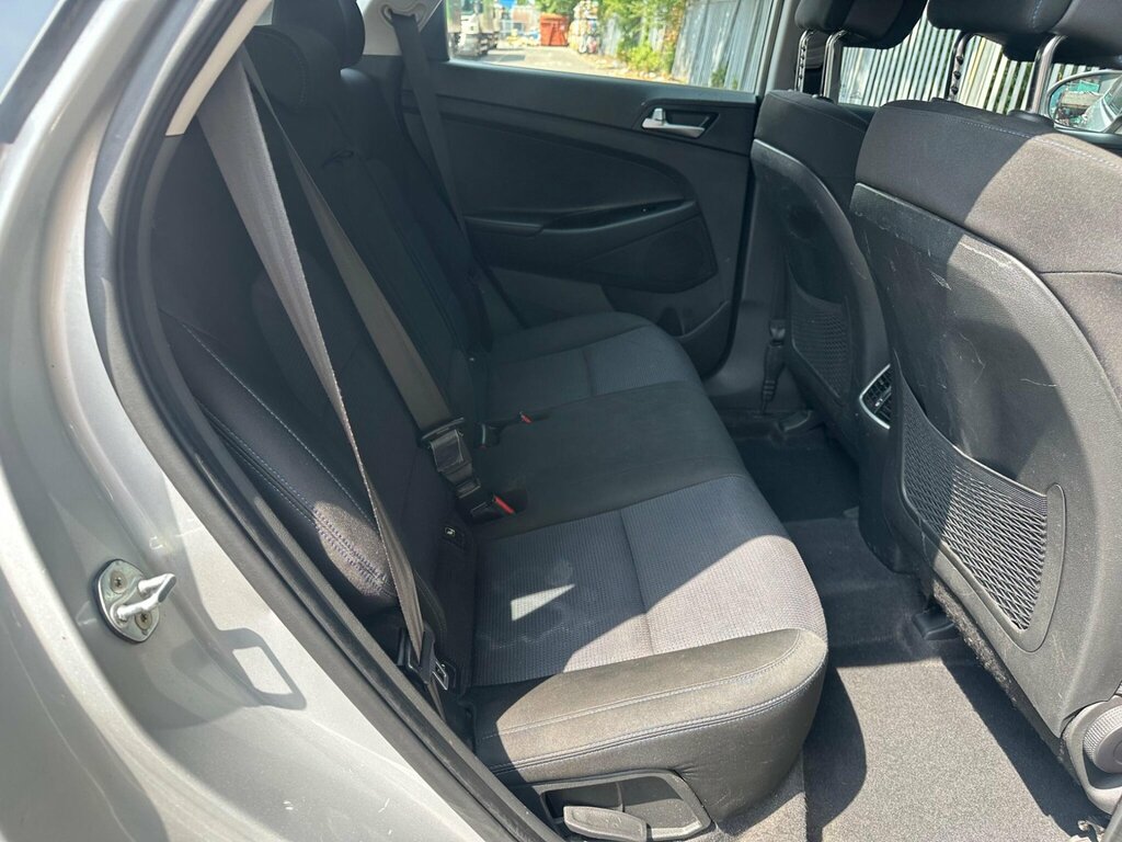 Hyundai Tucson White #9