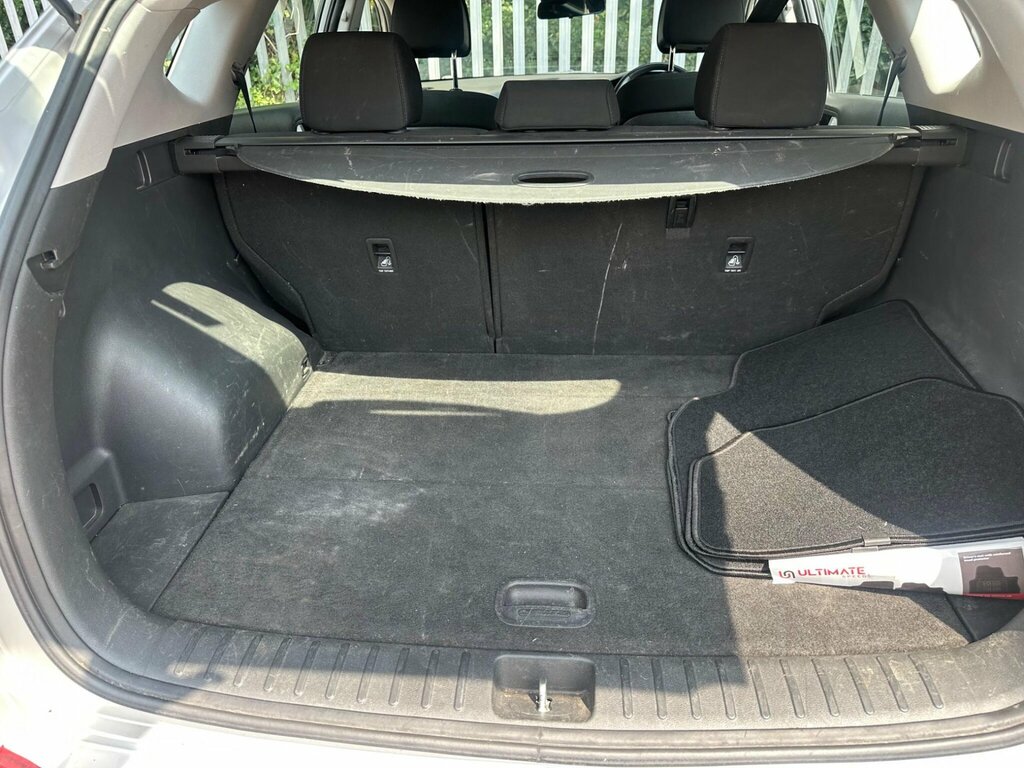 Hyundai Tucson White #7