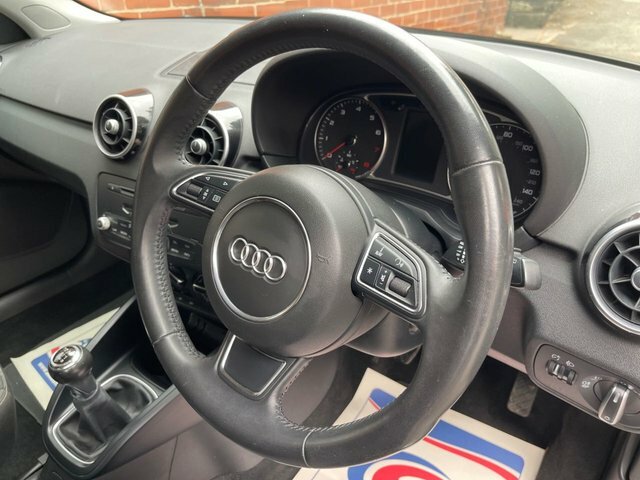 Audi A1 Tfsi Sport Sportback Black #4
