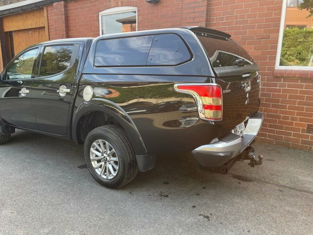 Mitsubishi L200 2.4 Di-d Dc Barbarian Pickup Double Cab Green #11