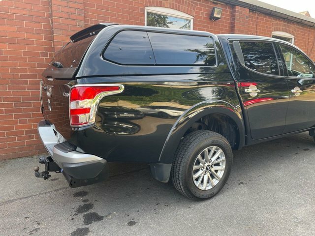 Mitsubishi L200 2.4 Di-d Dc Barbarian Pickup Double Cab Green #7