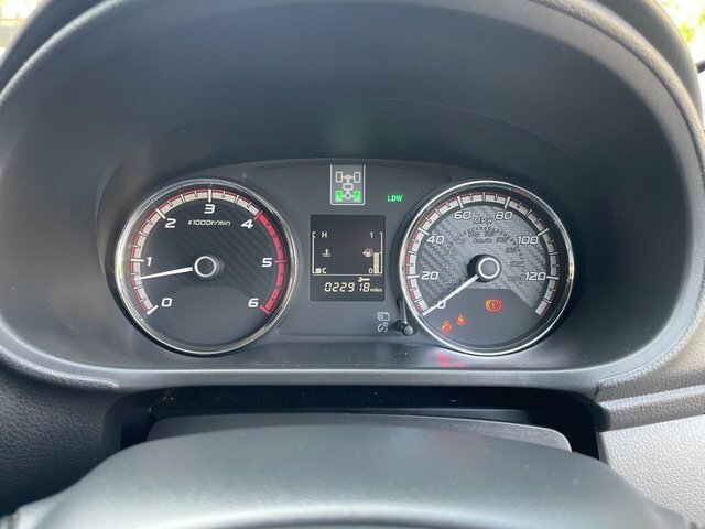 Mitsubishi L200 2.4 Di-d Dc Barbarian Pickup Double Cab Green #13