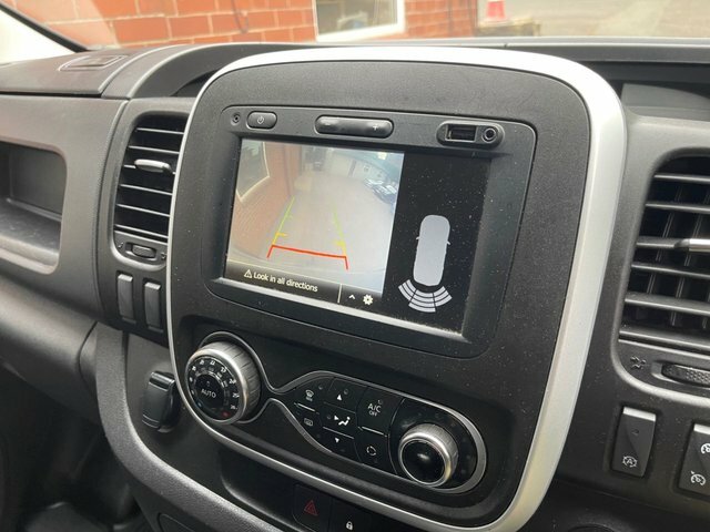 Renault Trafic 2.0 Dci Energy 30 Business Panel Van Ma White #16