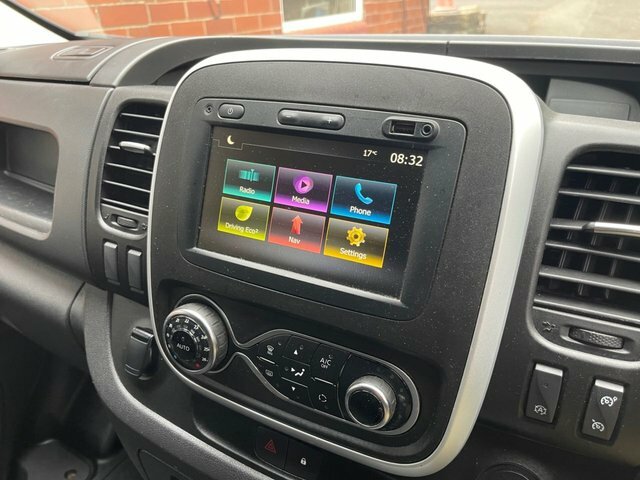 Renault Trafic 2.0 Dci Energy 30 Business Panel Van Ma White #15