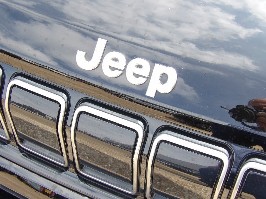 Jeep Avenger 54Kwh E Summit Suv AE25HDO Red #2