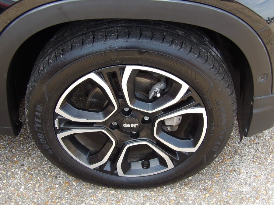 Jeep Avenger 54Kwh E Summit Suv AE25HDO Red #3