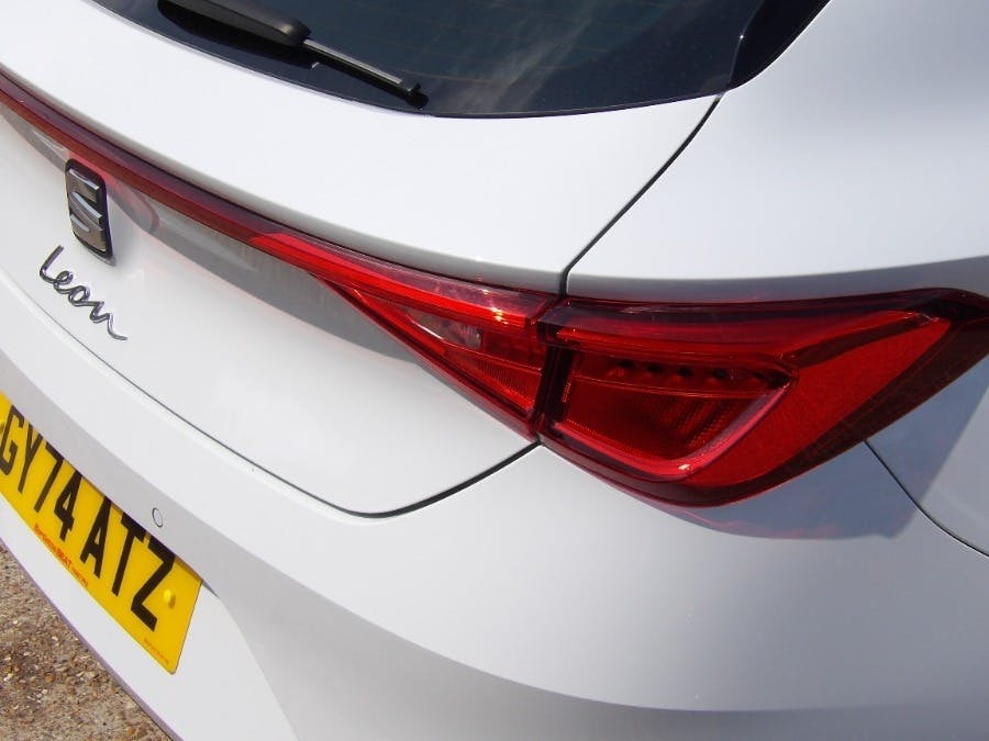 Seat Leon 1.5 Tsi Se Dynamic Hatchback S White #4