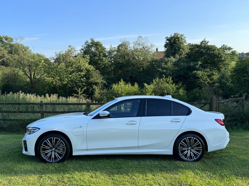 BMW 3 Series 2L M Sport MA70JVR White #5