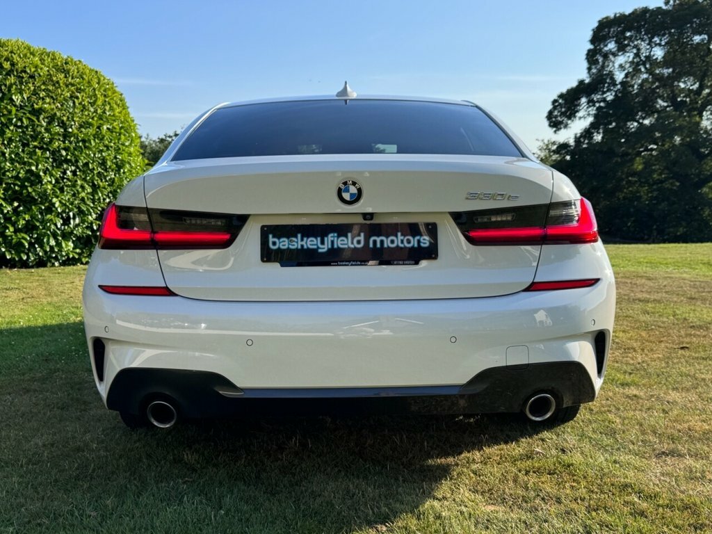 BMW 3 Series 2L M Sport MA70JVR White #3