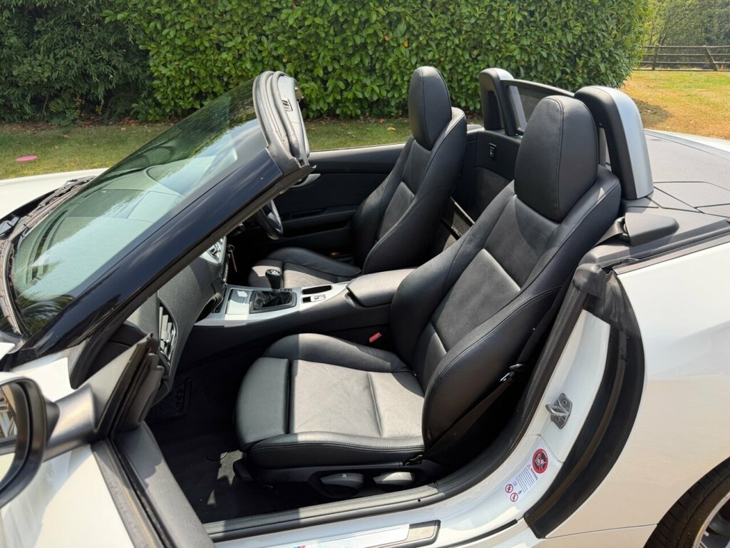 BMW Z4 Convertible White #15