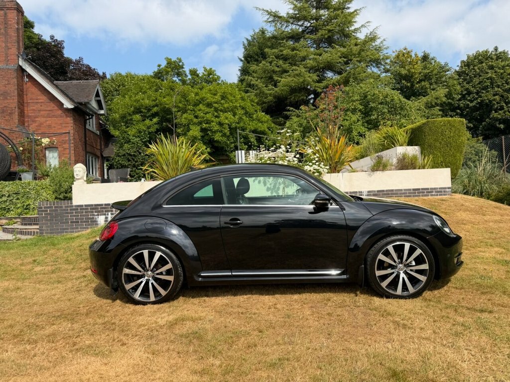 Volkswagen Beetle 2L Sport Black #4