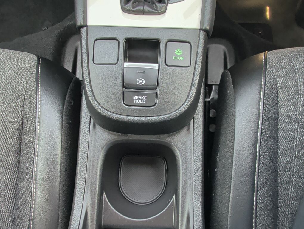 Honda Jazz Sr White #22