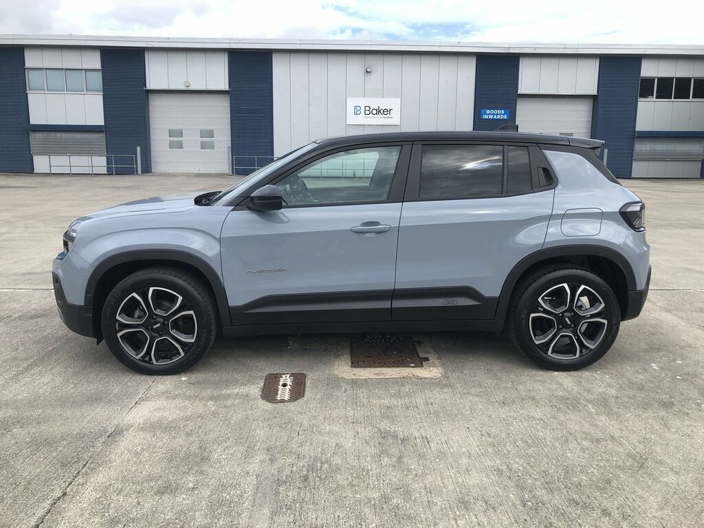 Jeep Avenger Summit Black #5
