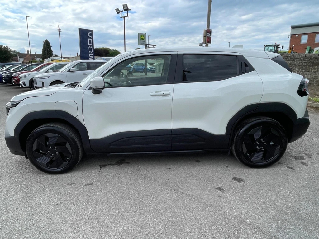 Suzuki Vitara 61Kwh Motion YJ75MJD White #4