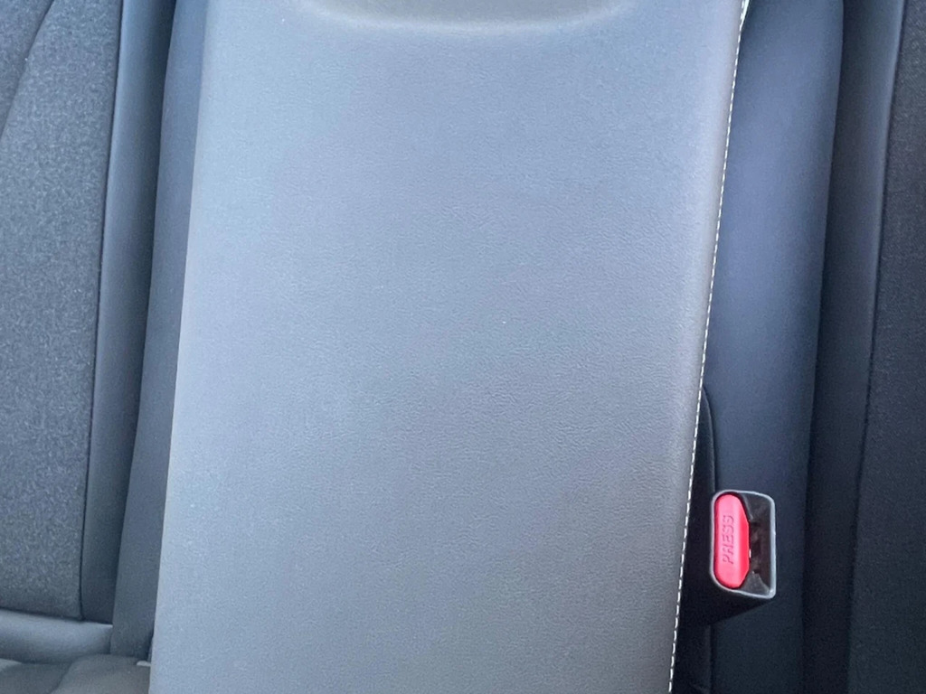 2025 Omoda E5