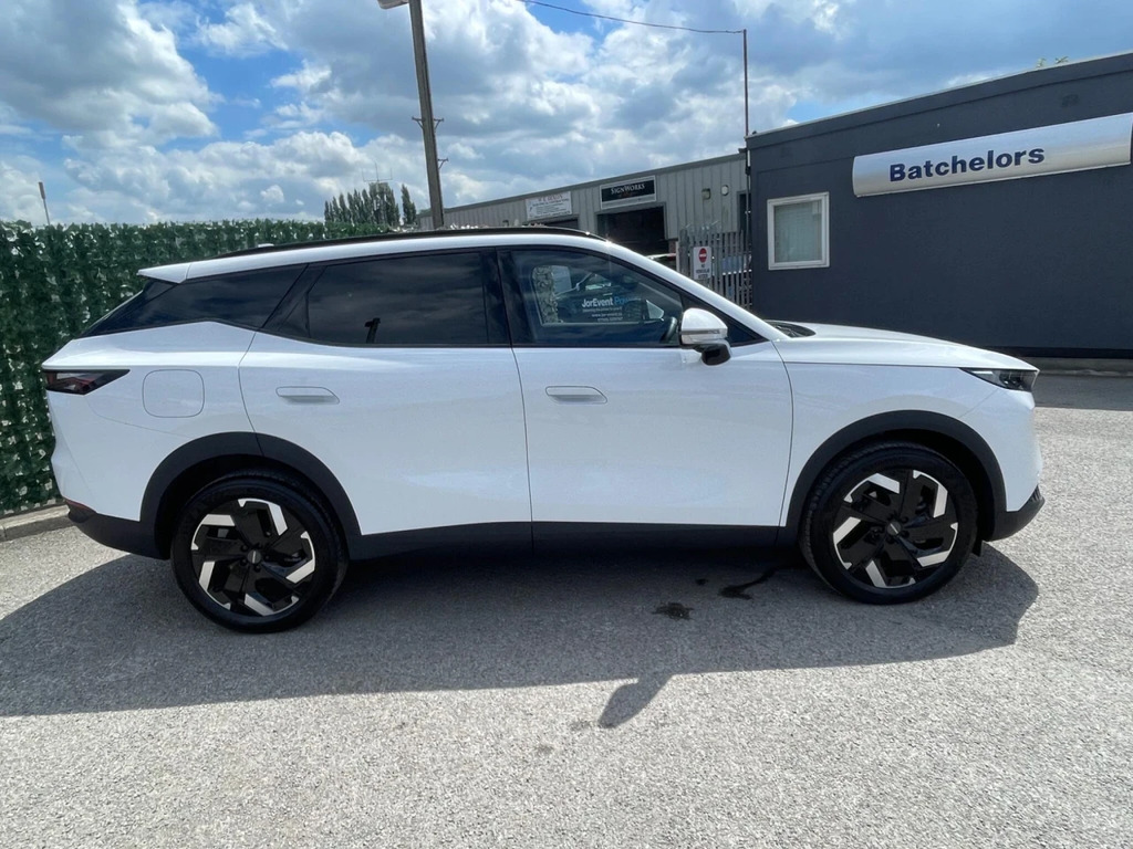 Omoda 7 1.5T Shs 18.4Kwh Knight Dht1 Euro 6 Ss White #5