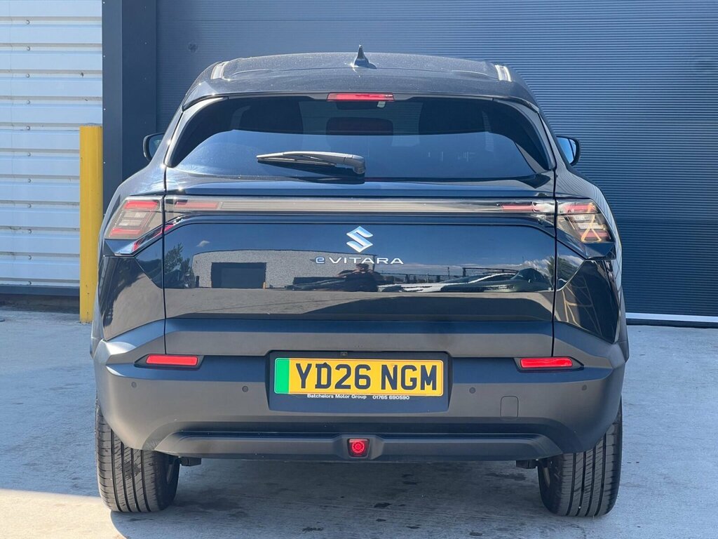 Suzuki Vitara 61Kwh Motion YD26NGM White #6