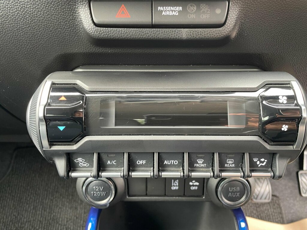 Suzuki Ignis Hatchback #11