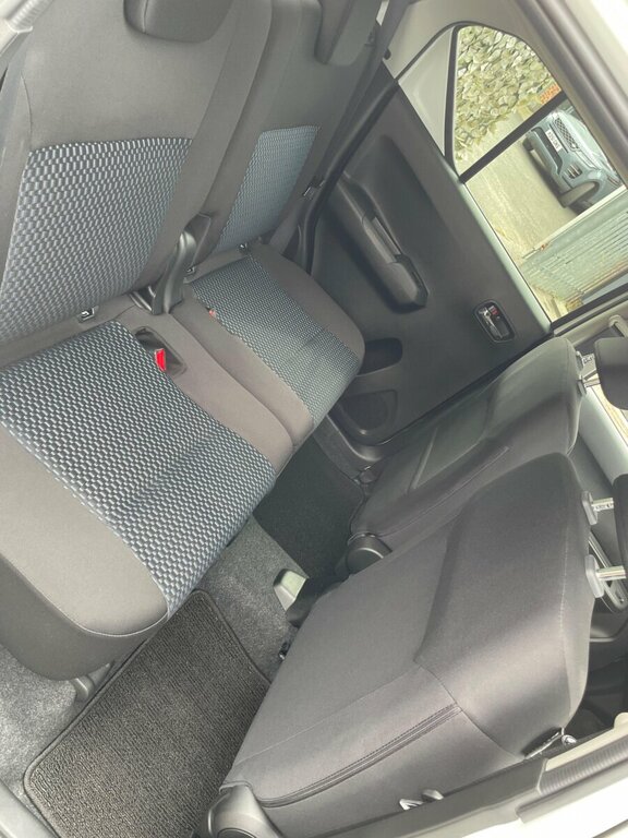 Suzuki Ignis Hatchback #10