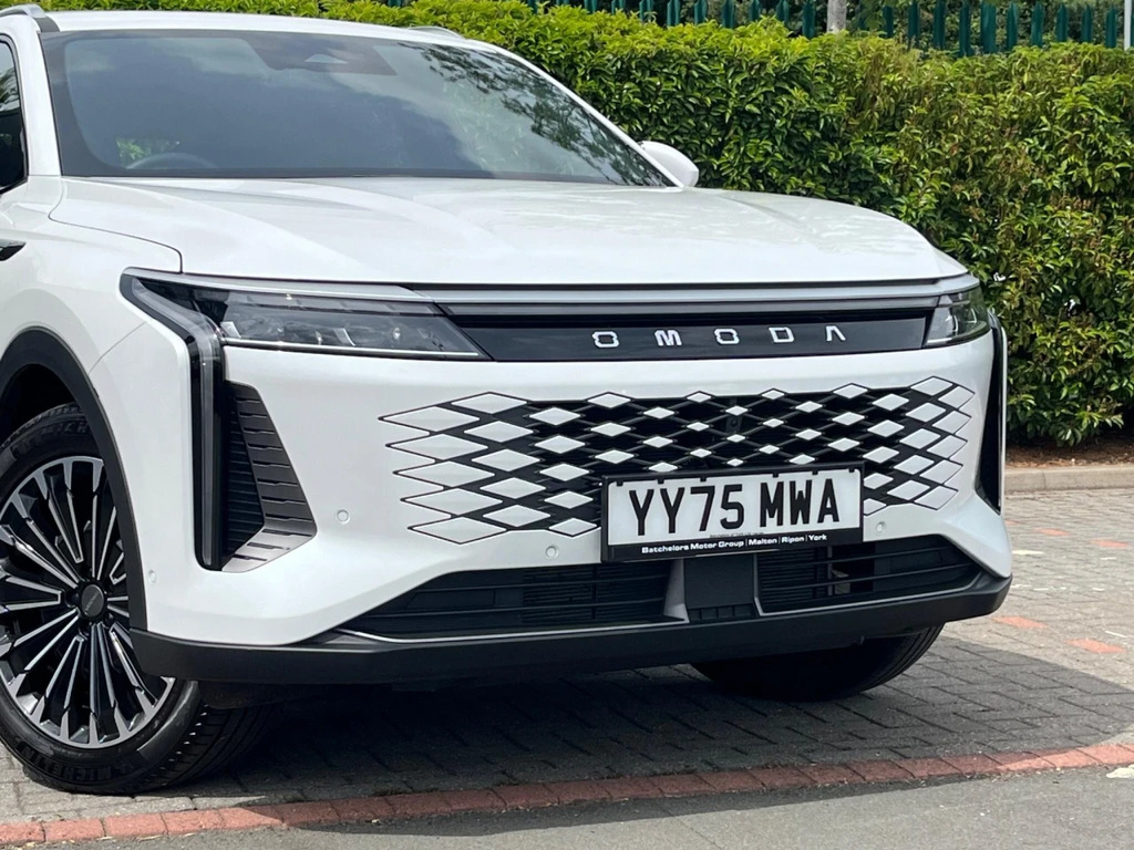 Omoda 9 1.5T Shs 34.46Kwh Noble Dht3 4Wd Euro 6 Ss White #4
