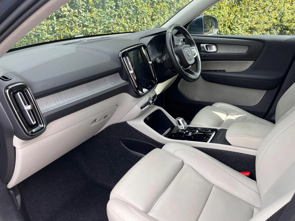 Volvo XC40 2.0 B4 Mhev Inscription Pro Euro 6 Ss AV70BRZ Blue #4