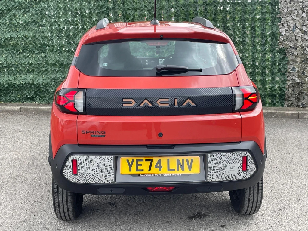 Dacia Spring 65 26.8Kwh Extreme YE74LNV Red #5