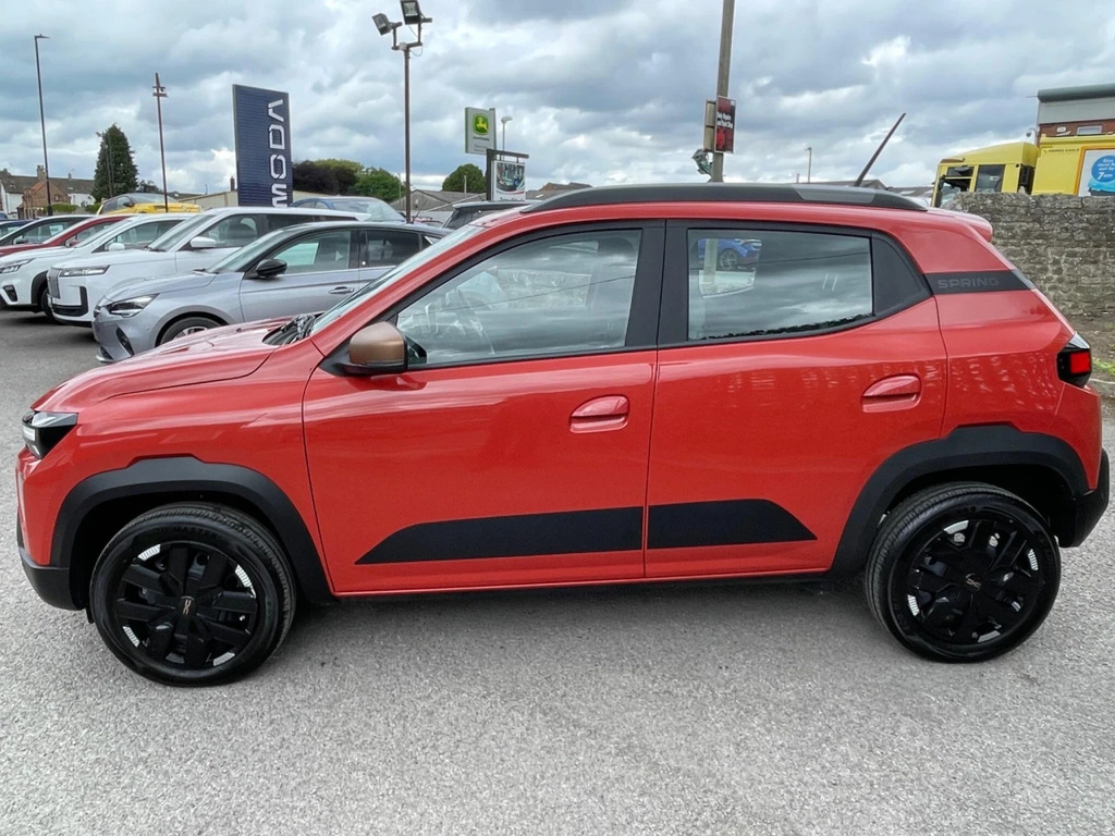 Dacia Spring 65 26.8Kwh Extreme YE74LNV Red #4