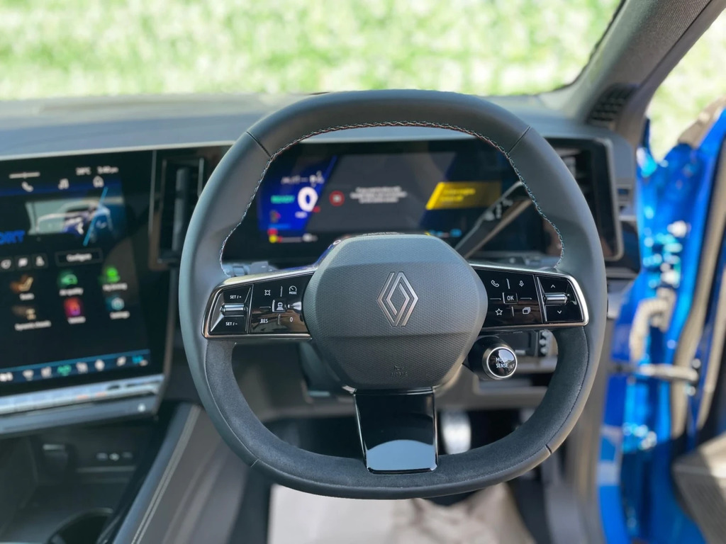 Renault Rafale E-tech Phev Atelier Alpine White #32