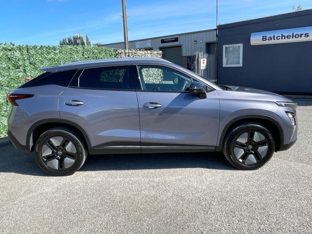 Omoda E5 61.05Kwh Noble Suv 204 Ps Silver #36