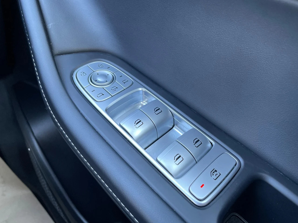 Omoda E5 61.05Kwh Noble Suv 204 Ps Silver #11