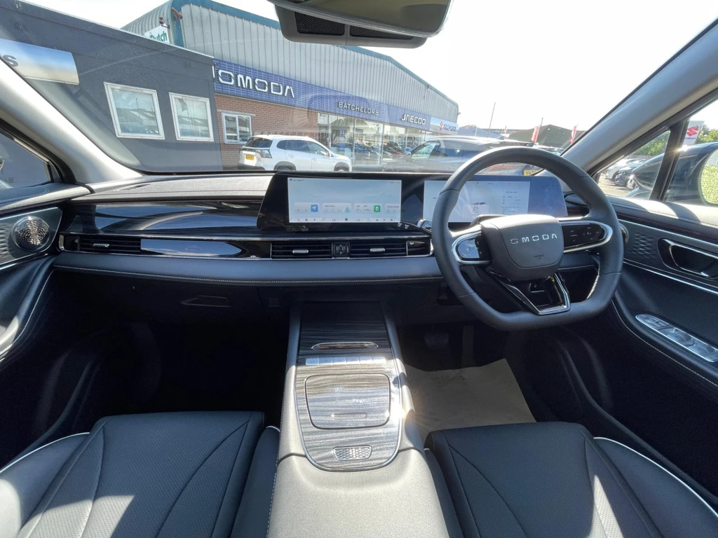 Omoda E5 61.05Kwh Noble Suv 204 Ps Silver #20