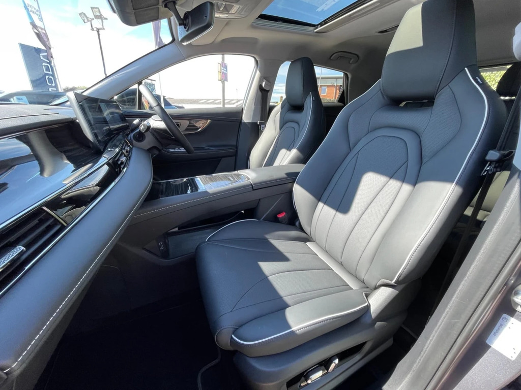 Omoda E5 61.05Kwh Noble Suv 204 Ps Silver #35