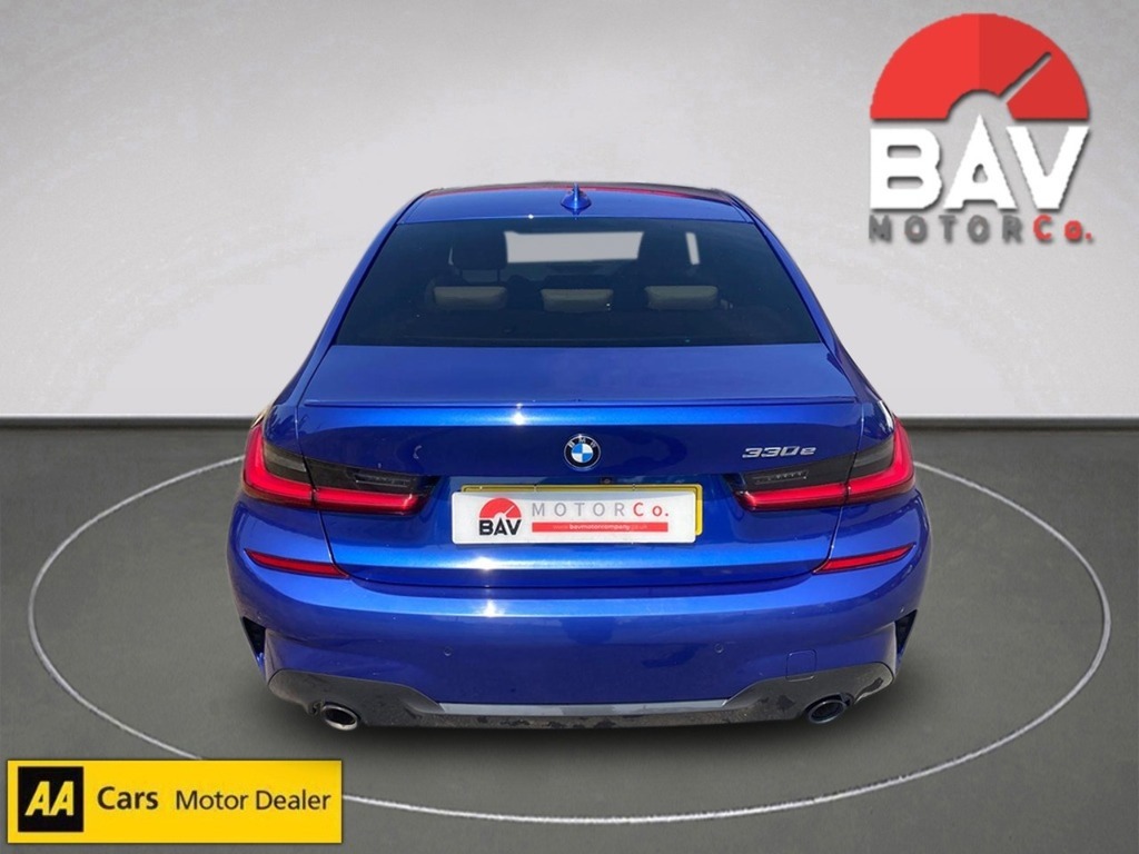 BMW 3 Series 330E M Sport RE70ZSK Blue #4