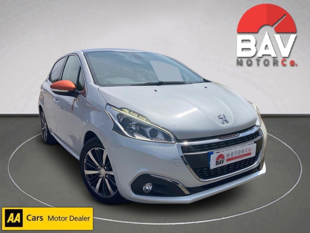 Peugeot 208 Bluehdi Roland Garros White