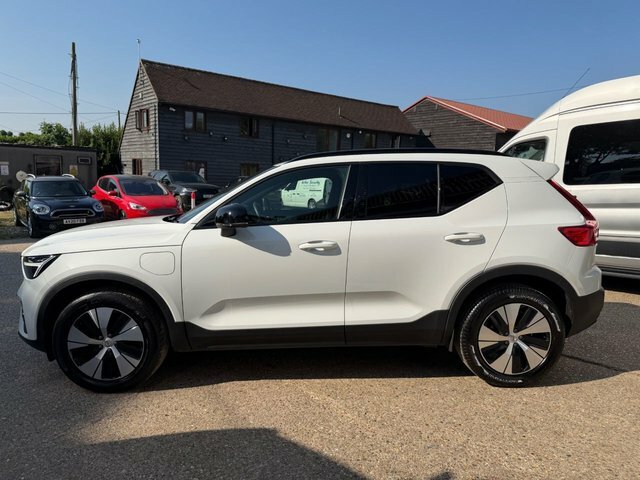 Volvo XC40 T4 Recharge 10.7Kwh Plus KN73PKV White #2