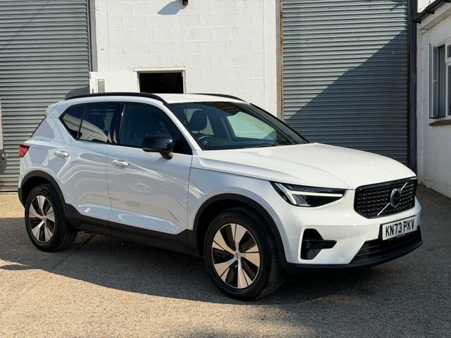 Volvo XC40 T4 Recharge 10.7Kwh Plus KN73PKV White
