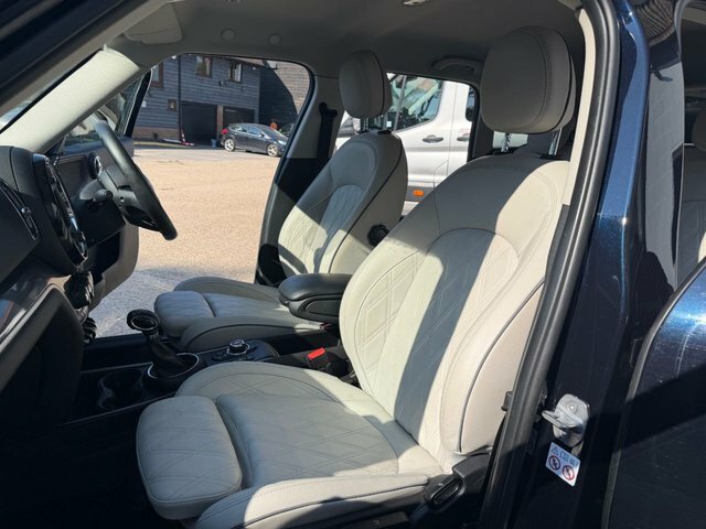 Mini Countryman 10Kwh Cooper Se Exclusive AV20FBB Black #3