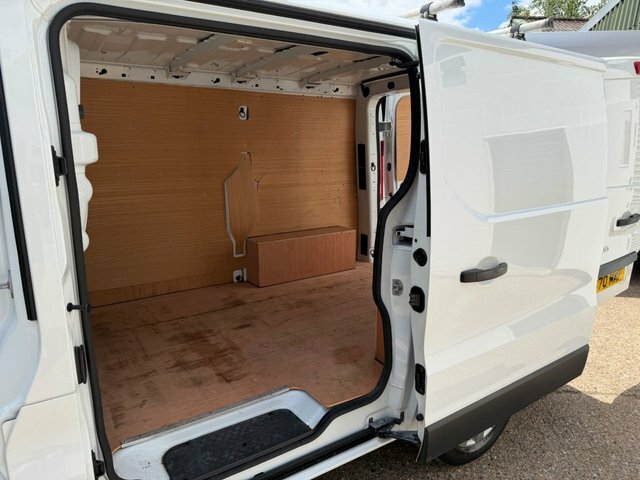 Nissan NV300 2.0 Dci 30 Acenta Panel Van L2 H White #19