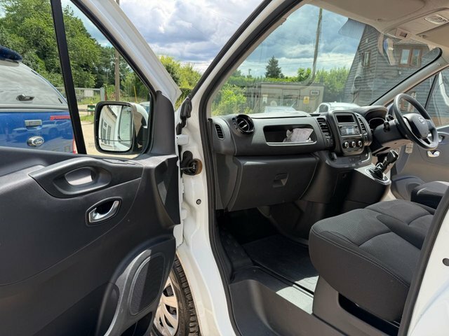 Nissan NV300 2.0 Dci 30 Acenta Panel Van L2 H White #22