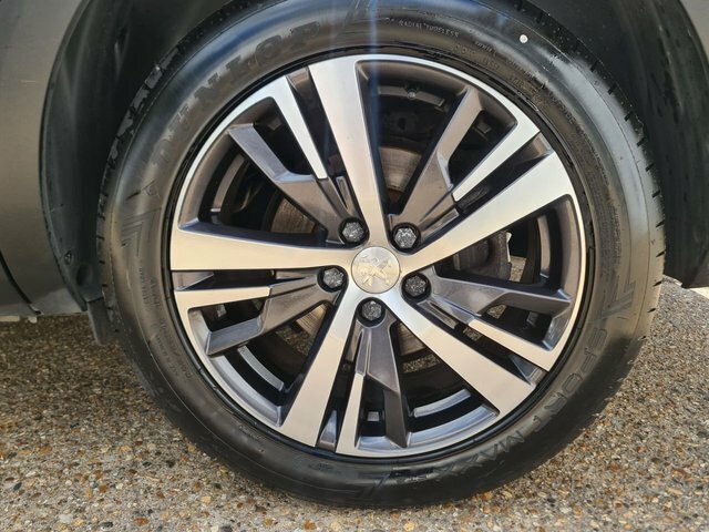 Peugeot 5008 1.5 Bluehdi Active Premium Black #40