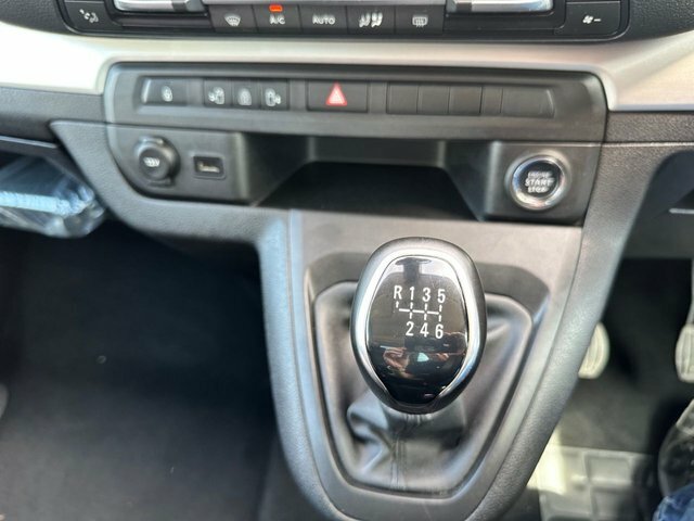 Vauxhall Vivaro 2.0 Turbo D 3100 Sportive L2 H1 Euro 6 Ss #46