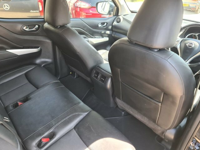 Nissan Navara Double Cab Pick Up Tekna 2.3Dci 190 Tt 4Wd White #15