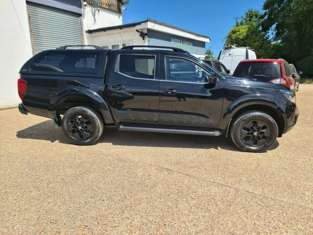 Nissan Navara Double Cab Pick Up Tekna 2.3Dci 190 Tt 4Wd White #12