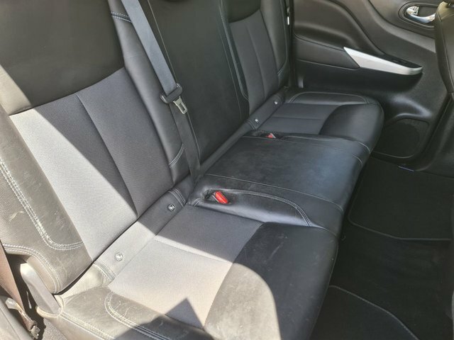 Nissan Navara Dci N-guard Pickup Black #4