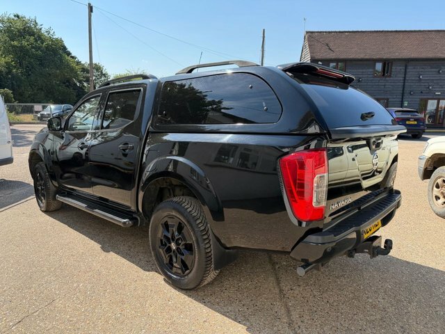 Nissan Navara Dci Tekna Pickup Black #6