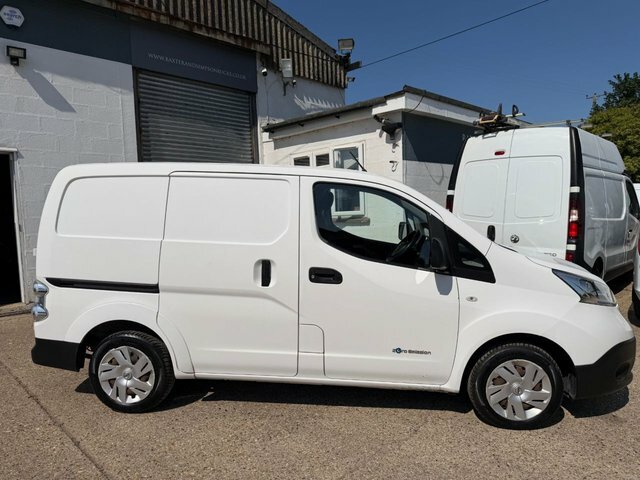 Nissan e-NV200 Panel Van White #9